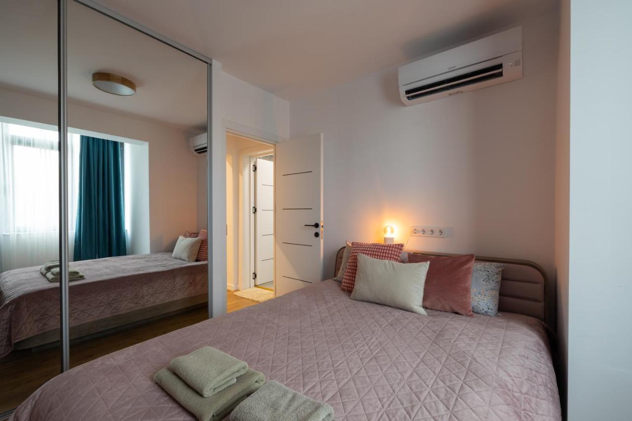 Opal Beachfront Apartment Varna Exterior photo